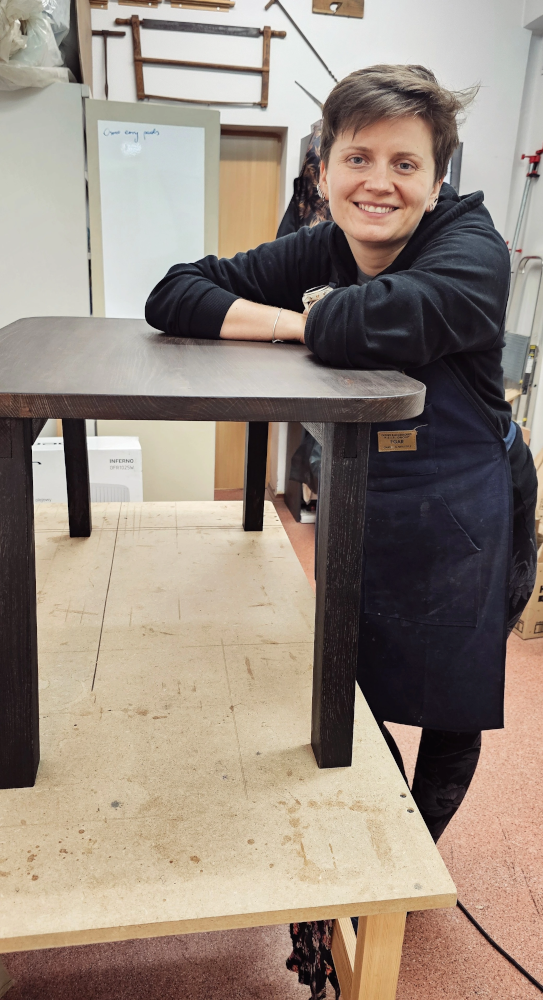 Pani Stolarka przy pracy